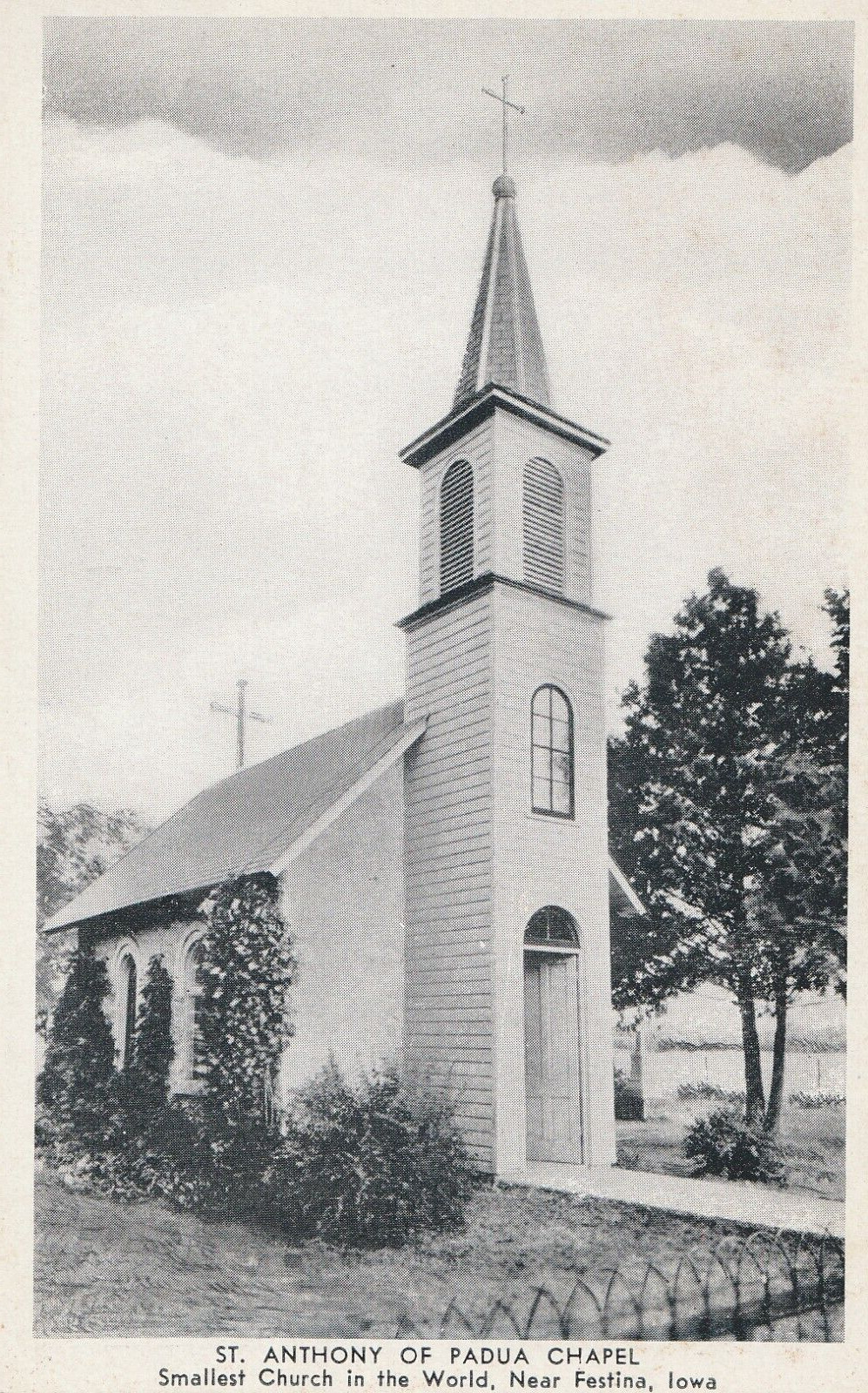 Vintage Postcard St. Anthony of Padua Chapel Festina, Iowa Smallest Church