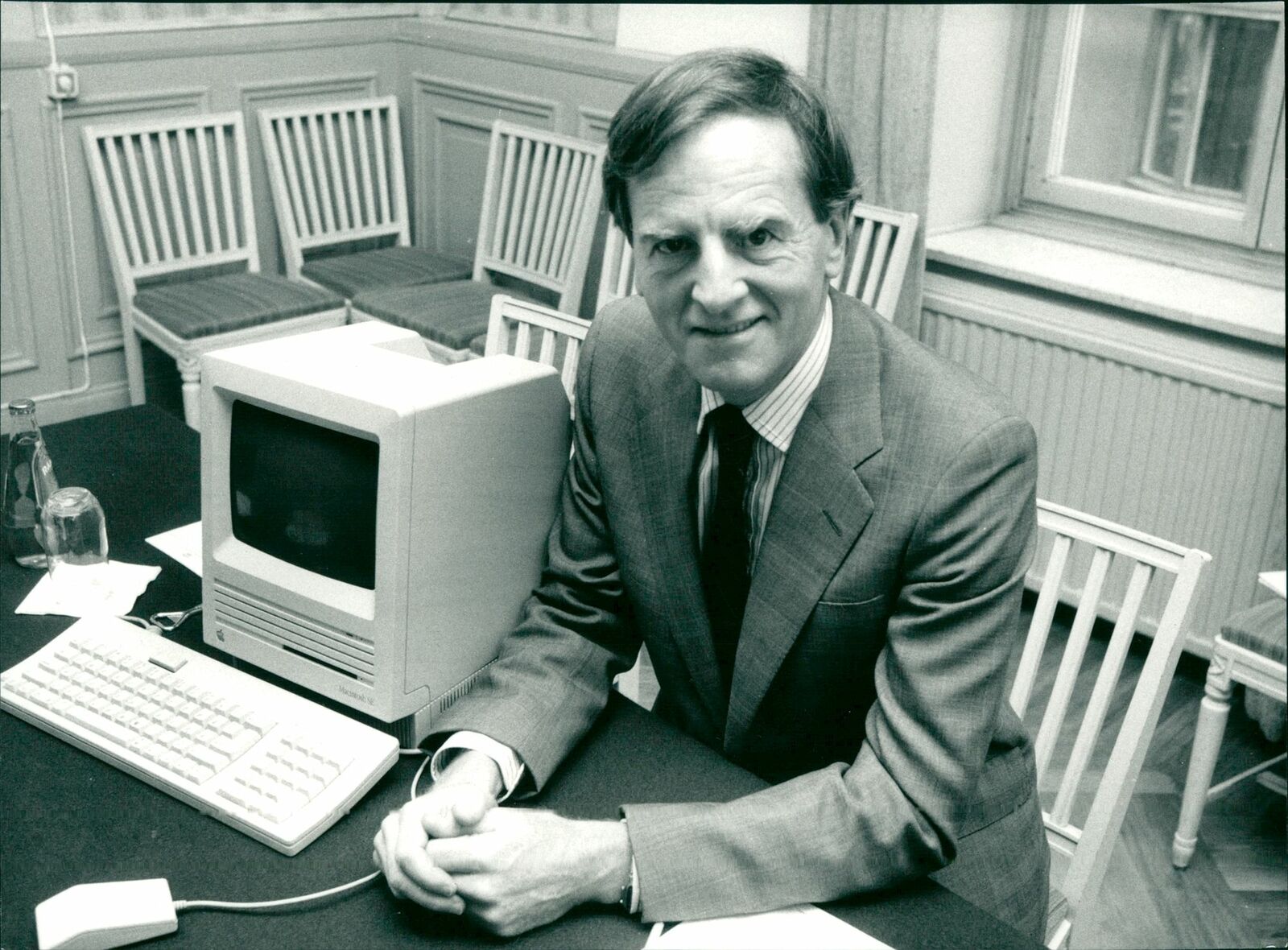 John Sculley, President & CEO of Apple - Vintage Photograph 719007
