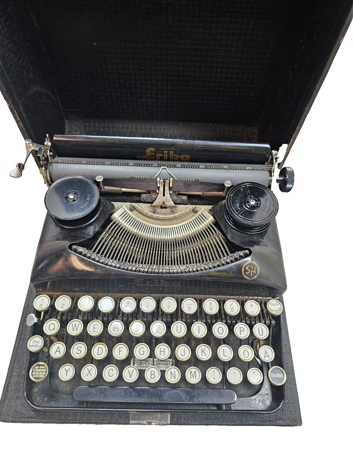 Vintage A. G. vorn. Seidel & Naumann - Dresden Erika Portable Typewriter w/ Case