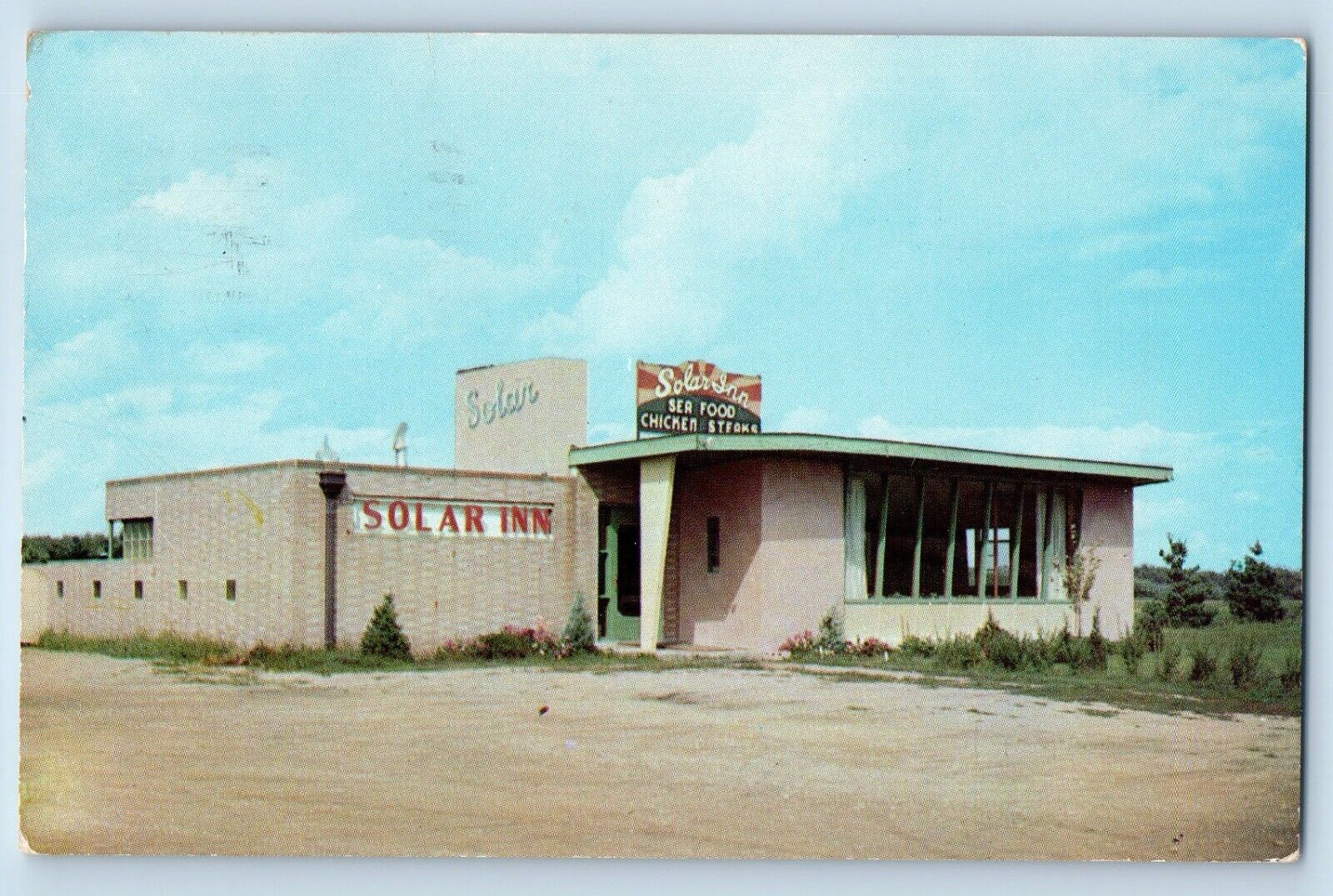 Ames Iowa IA Postcard Solar Inn Highway Exterior Building c1952 Vintage Antique