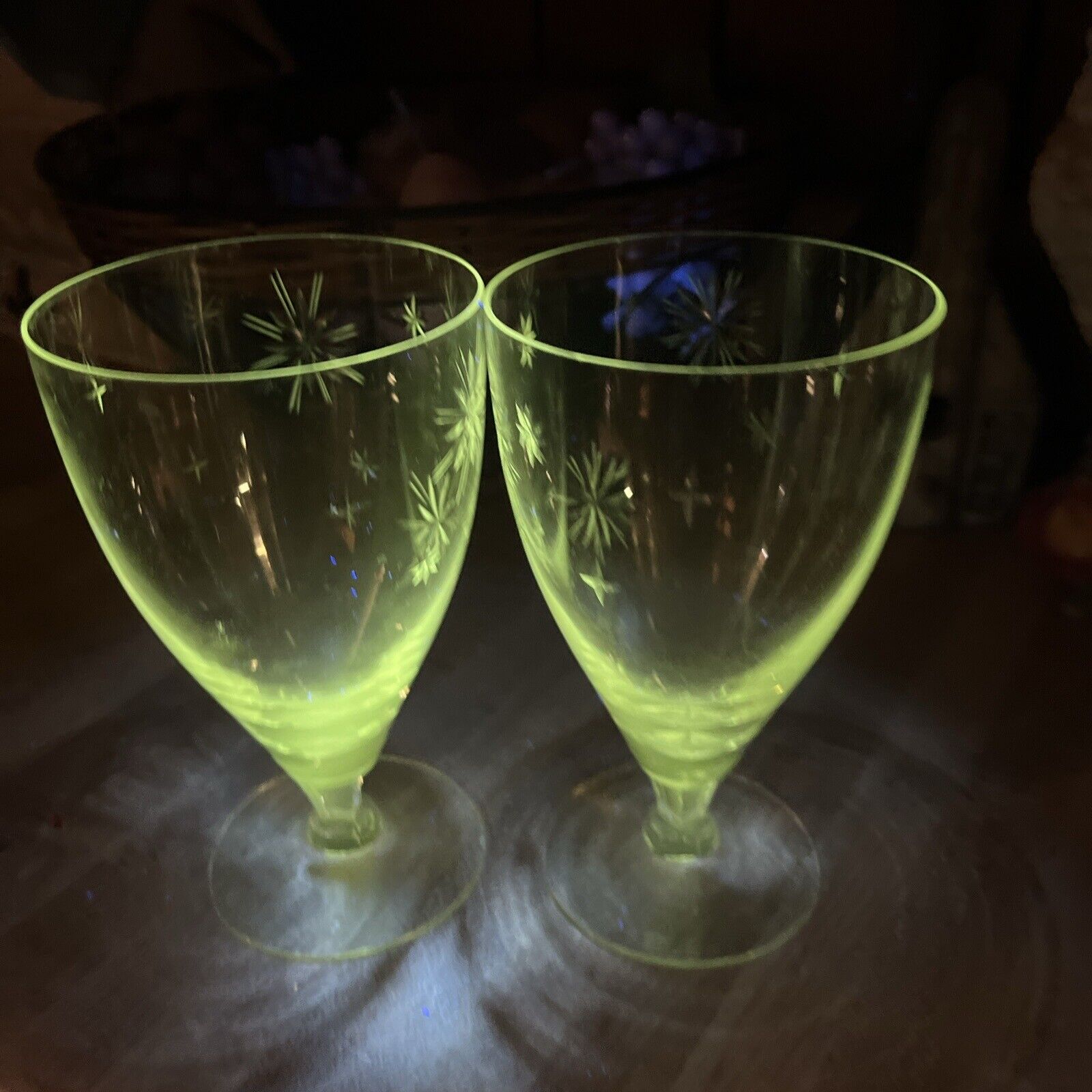 Vintage Fostoria Stardust Iced Tea Goblets. Etched star Manganese UV Glow