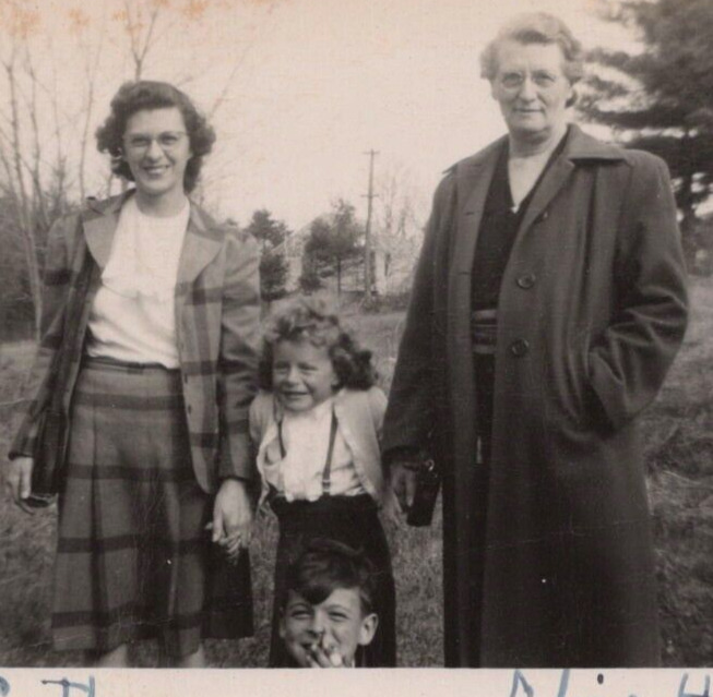 4W Photograph Family Portrait Grandmother Mom Girl Boy Sticks Head Into Frame