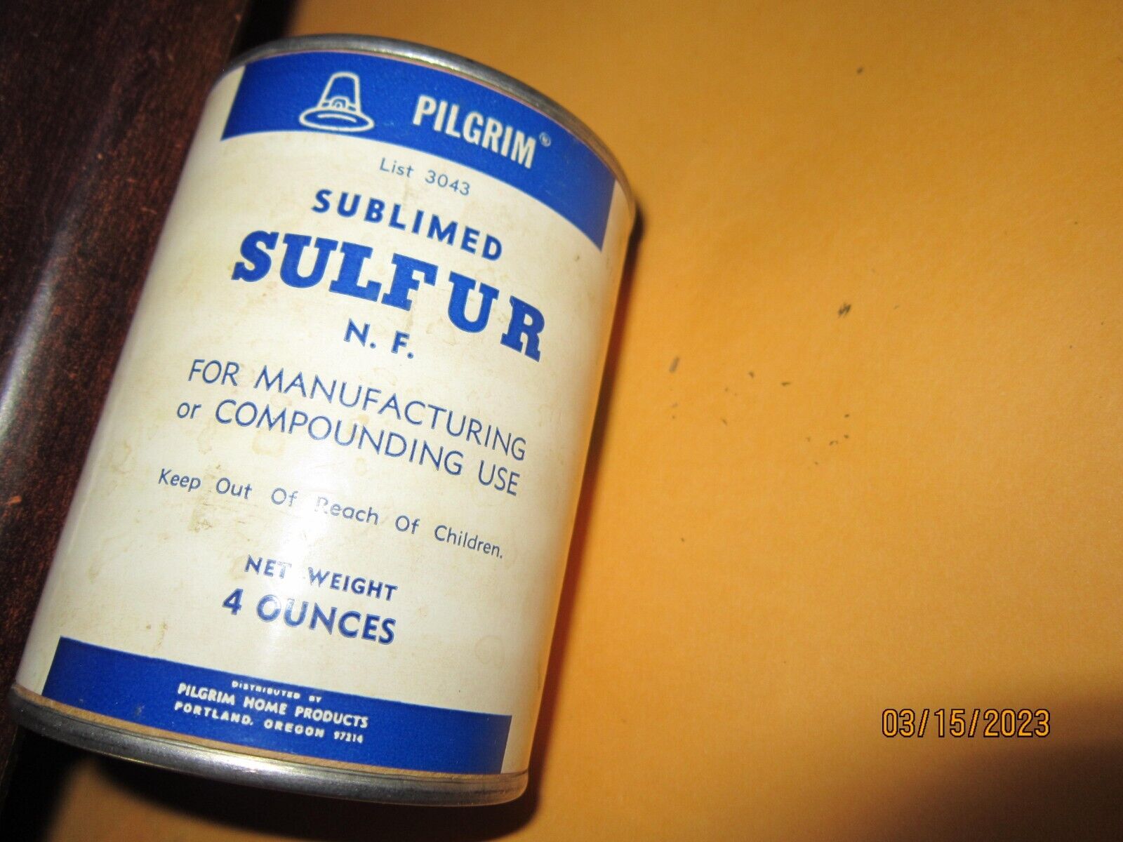 PILGRIM Sublimed Sulfur 4 0z  Vintage Original 3/4's full but old Can container