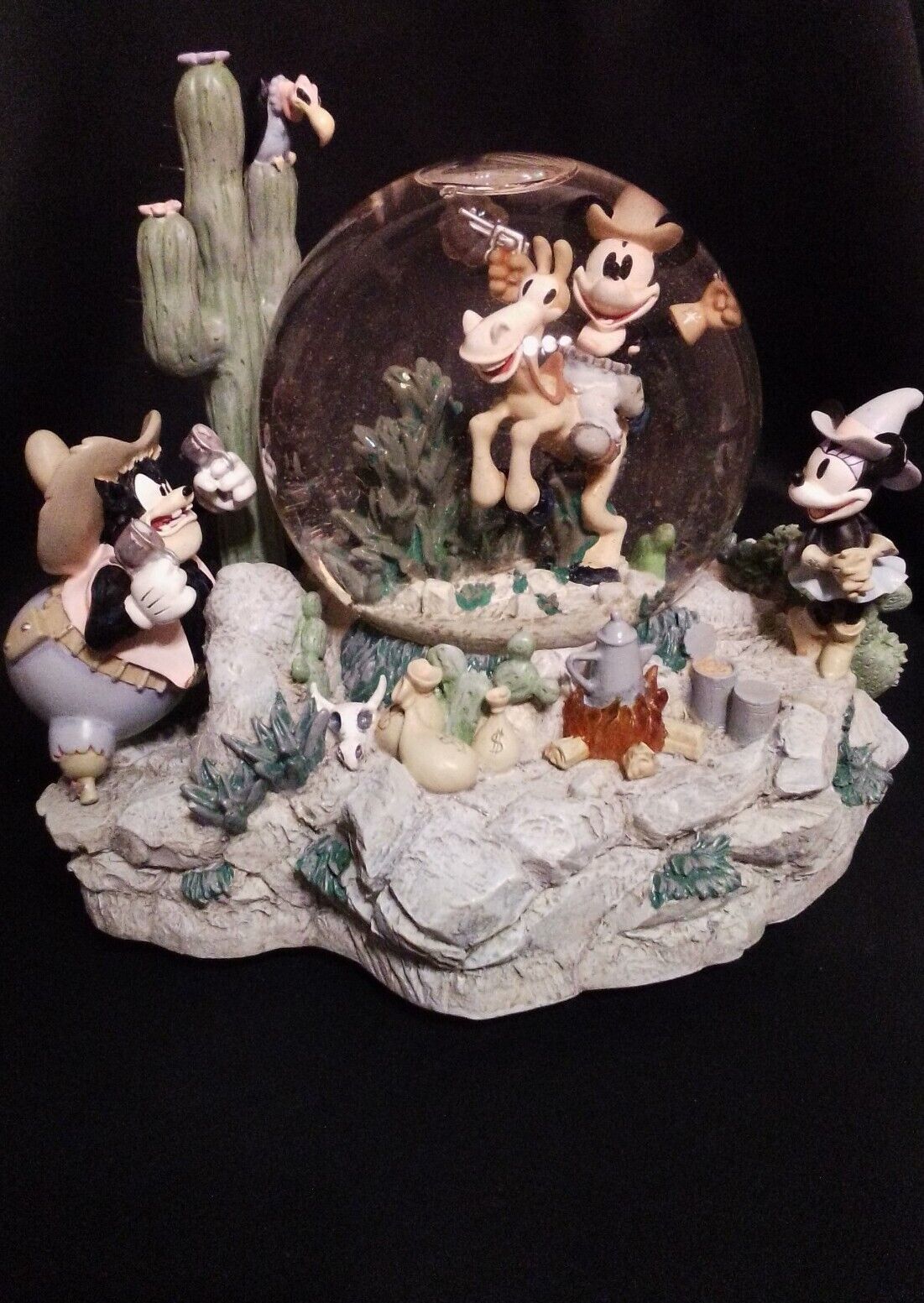 Rare - Disney Mickey Home On The Range Snow Globe - Lights Up, Music, Animated