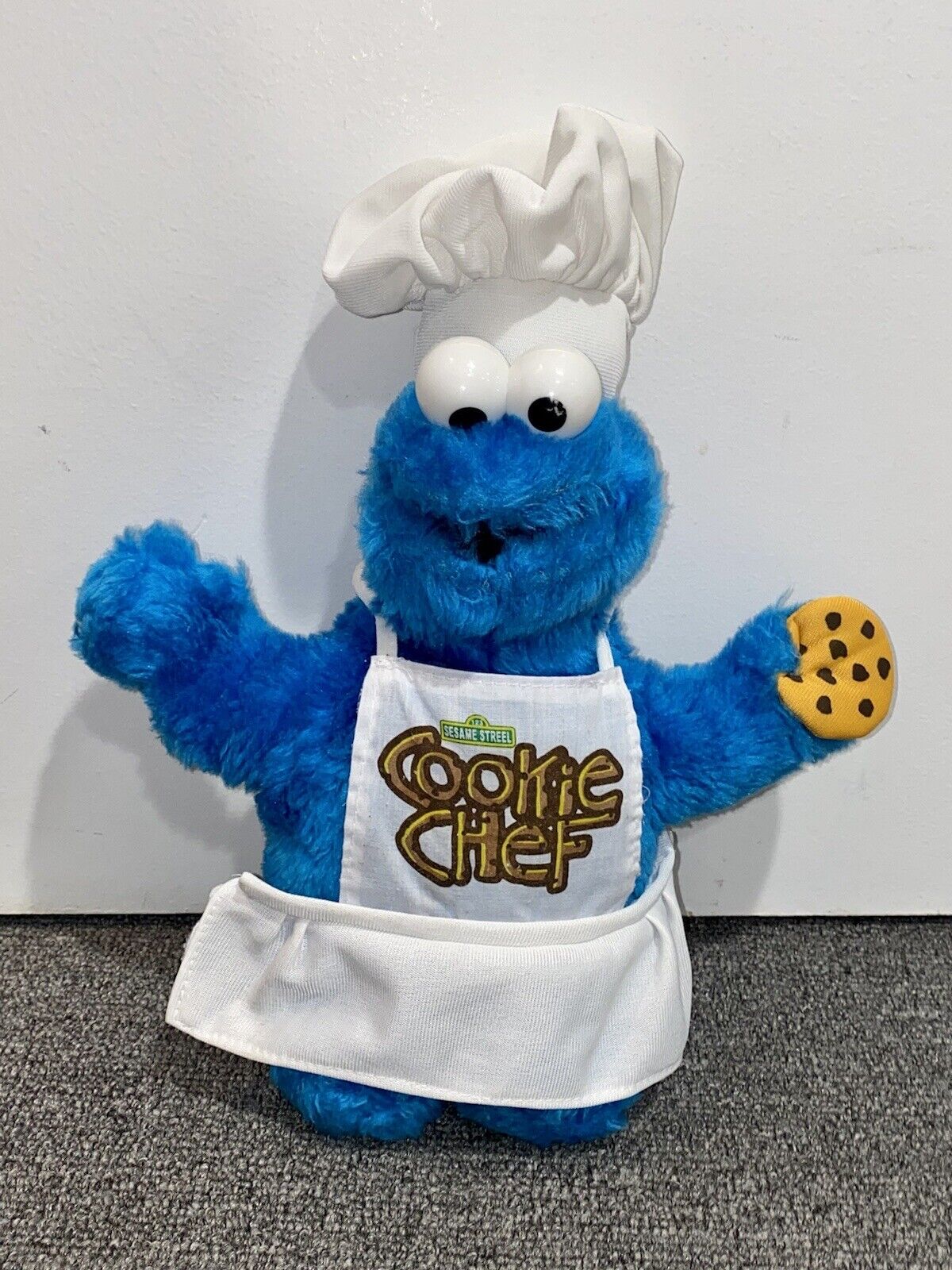 14” Sesame Street Cookie Monster Cookie Chef Plush Stuffed Animal Doll Apron Toy