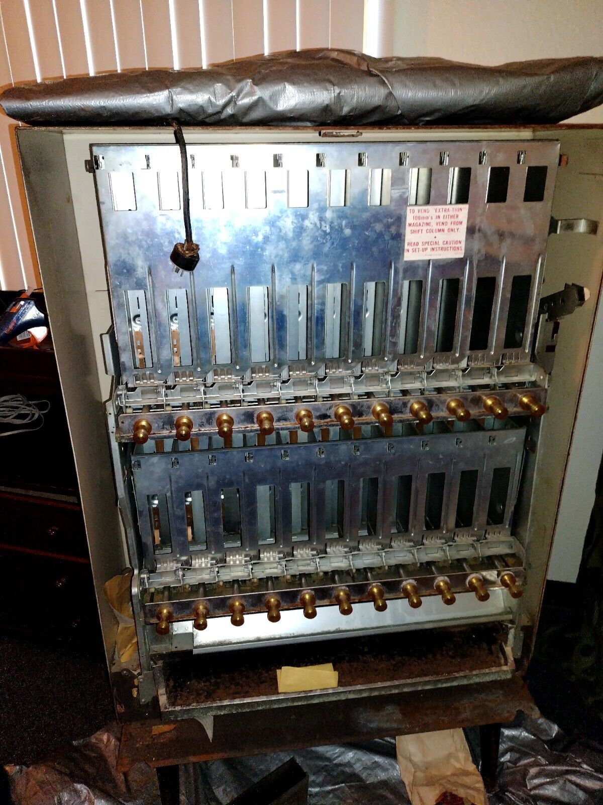A Vintage 1963 Old Cigarette Machine