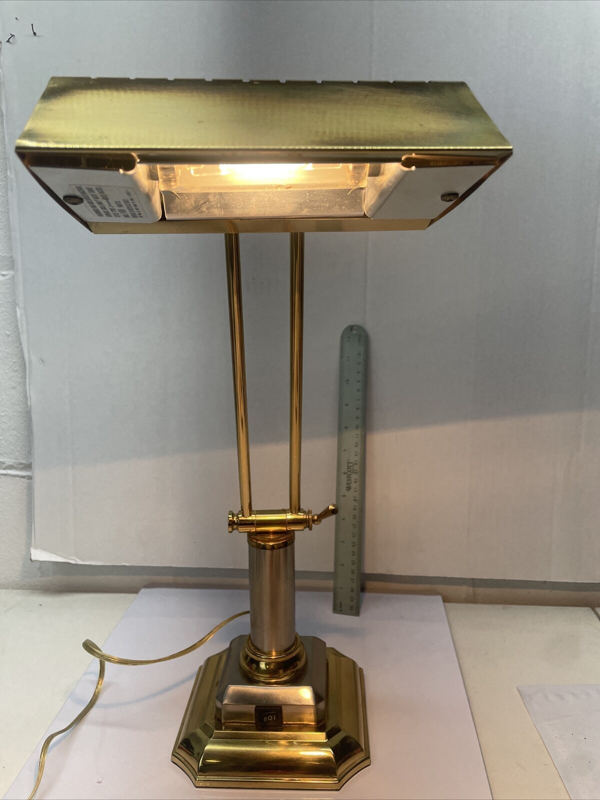 underwriter laboratory portable Brass lamp 70098 Two Label Switch