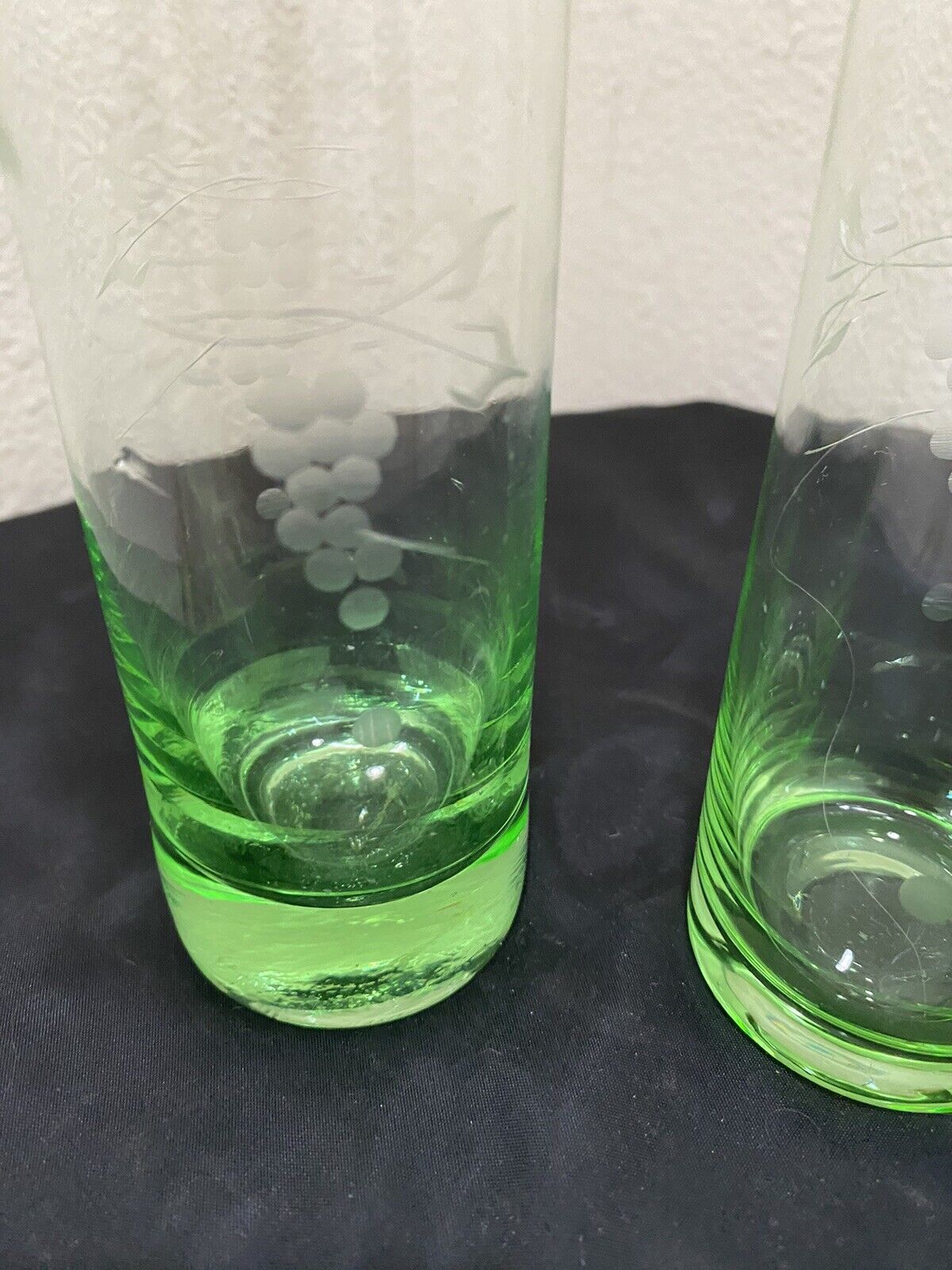 VTG Green Etched Blown Glass Bud Vase Set Asymmetrical Grapevine Cylinder Pair