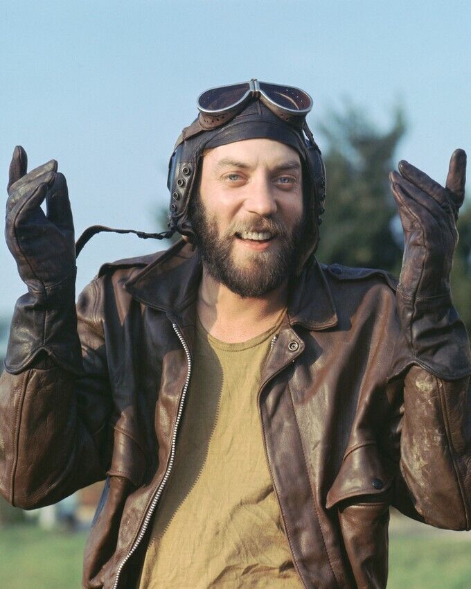 Donald Sutherland smiling pose Kelly's Heroes 24x36 inch Poster