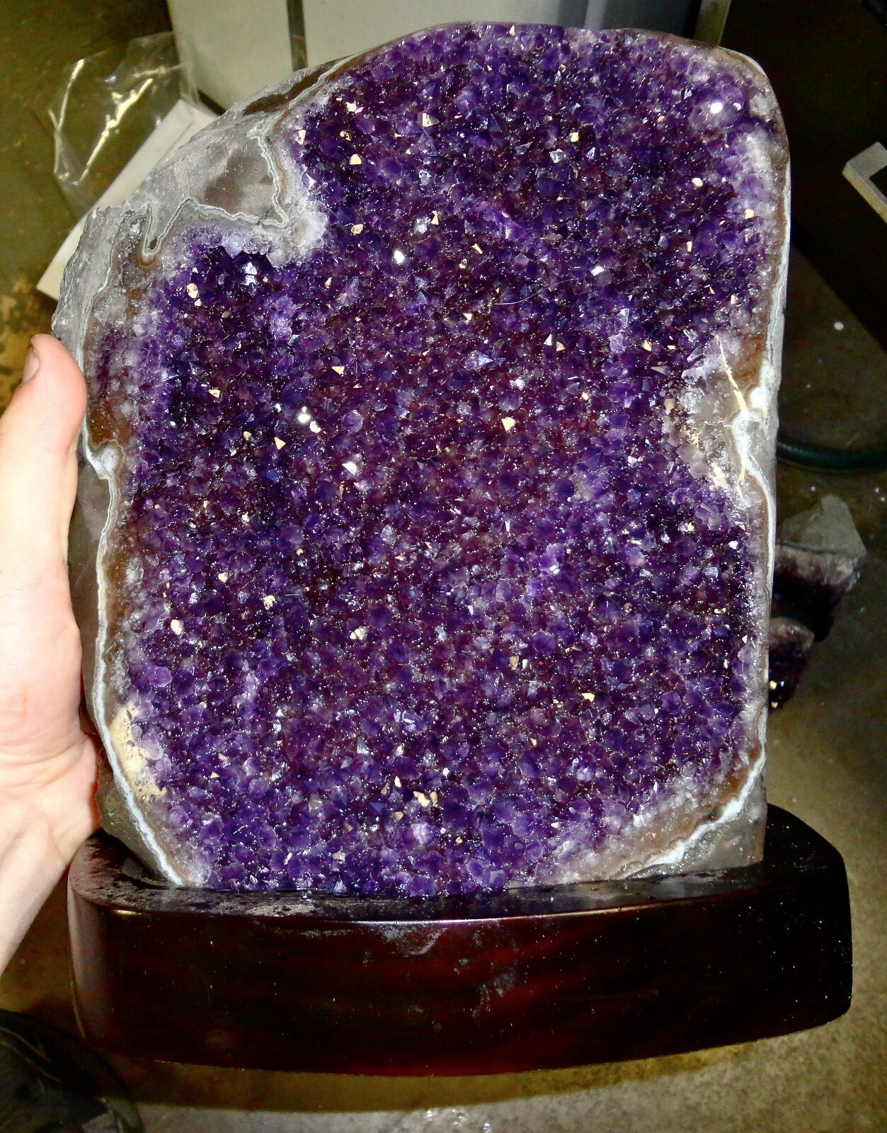 LARGE  AMETHYST CRYSTAL CLUSTER  GEODE FROM URUGUAY CATHEDRAL; WIDE AGATE RIM