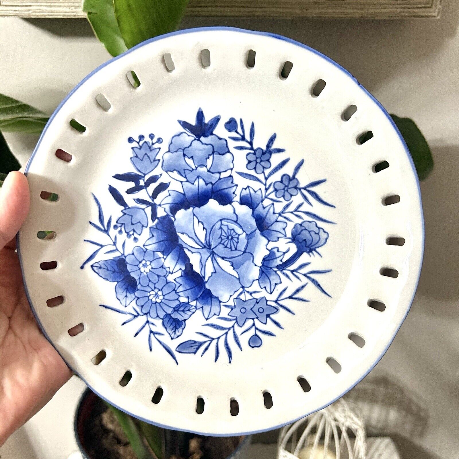 Vintage Blue & White Floral Decorative Plate, 8” Diameter, Chinoiseri