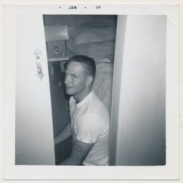 HANDSOME ARM TATTOO MAN CAUGHT in BEDROOM DOOR vtg 60\'s GAY INT photo