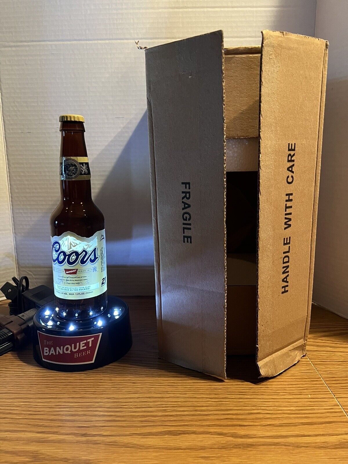 Coors Beer Motion Moving Sequencing Bottle Glorifier Back Bar Light Up Sign NEW