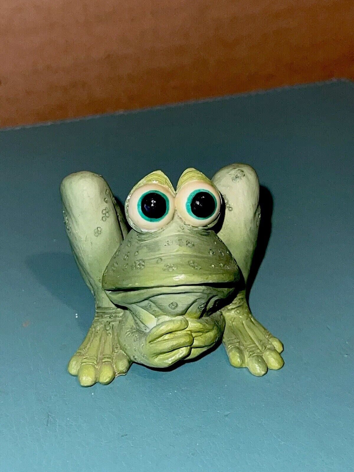 Retired Vintage Holland 1994 Sprogz Frog Figurine SG005 Frog In Throat fun