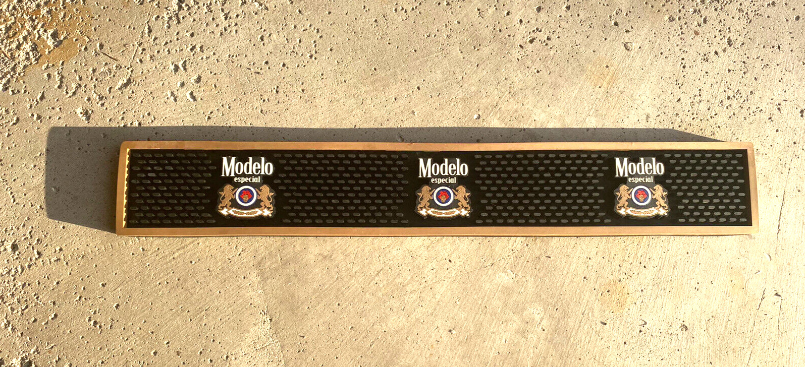 Modelo Back Rail Bar Mat 3”x24”L Collector