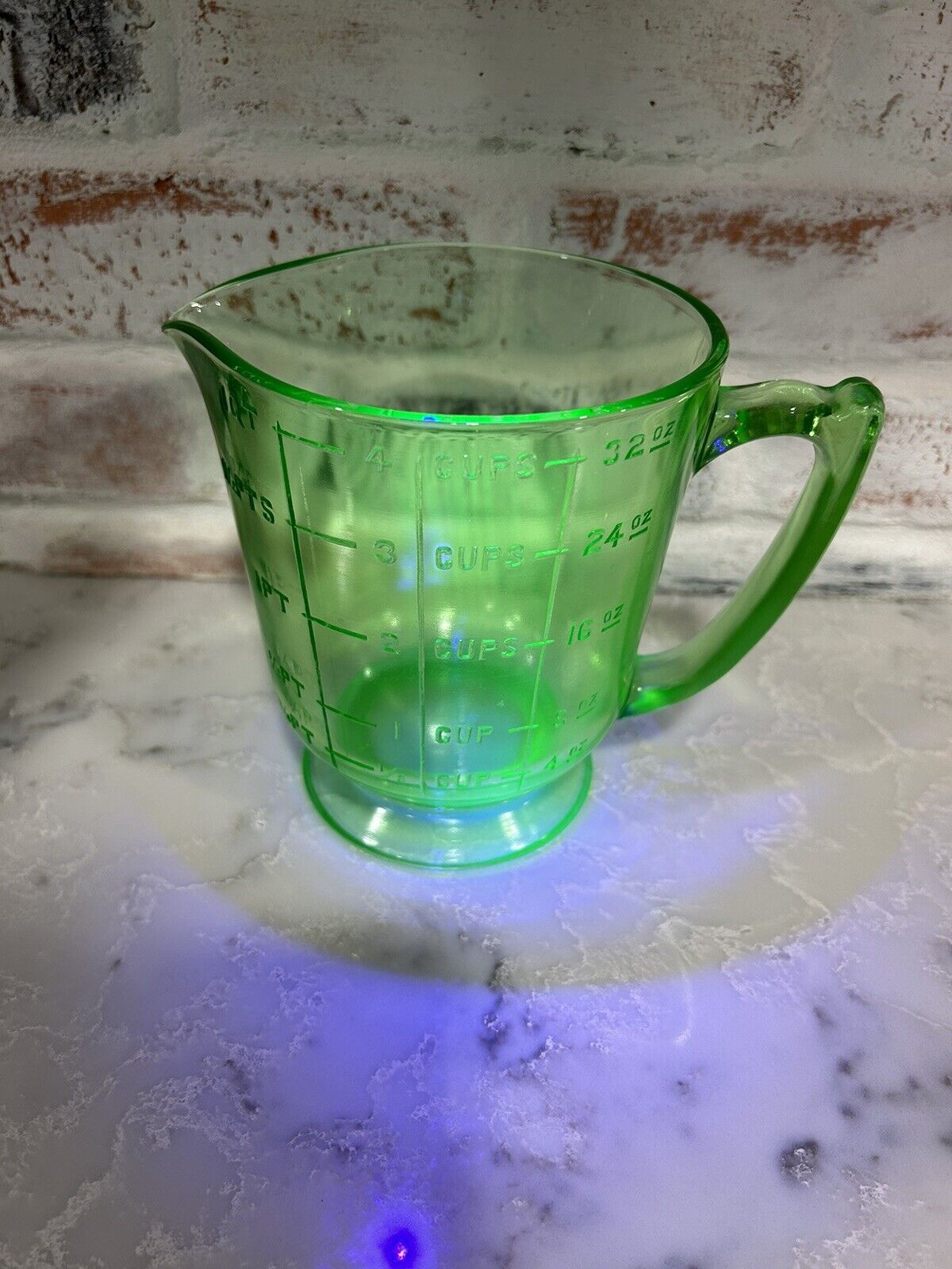 Uranium Glass Vintage 1 Quart / 4 Cup Footed Pitcher Measuring Cup Green Glows