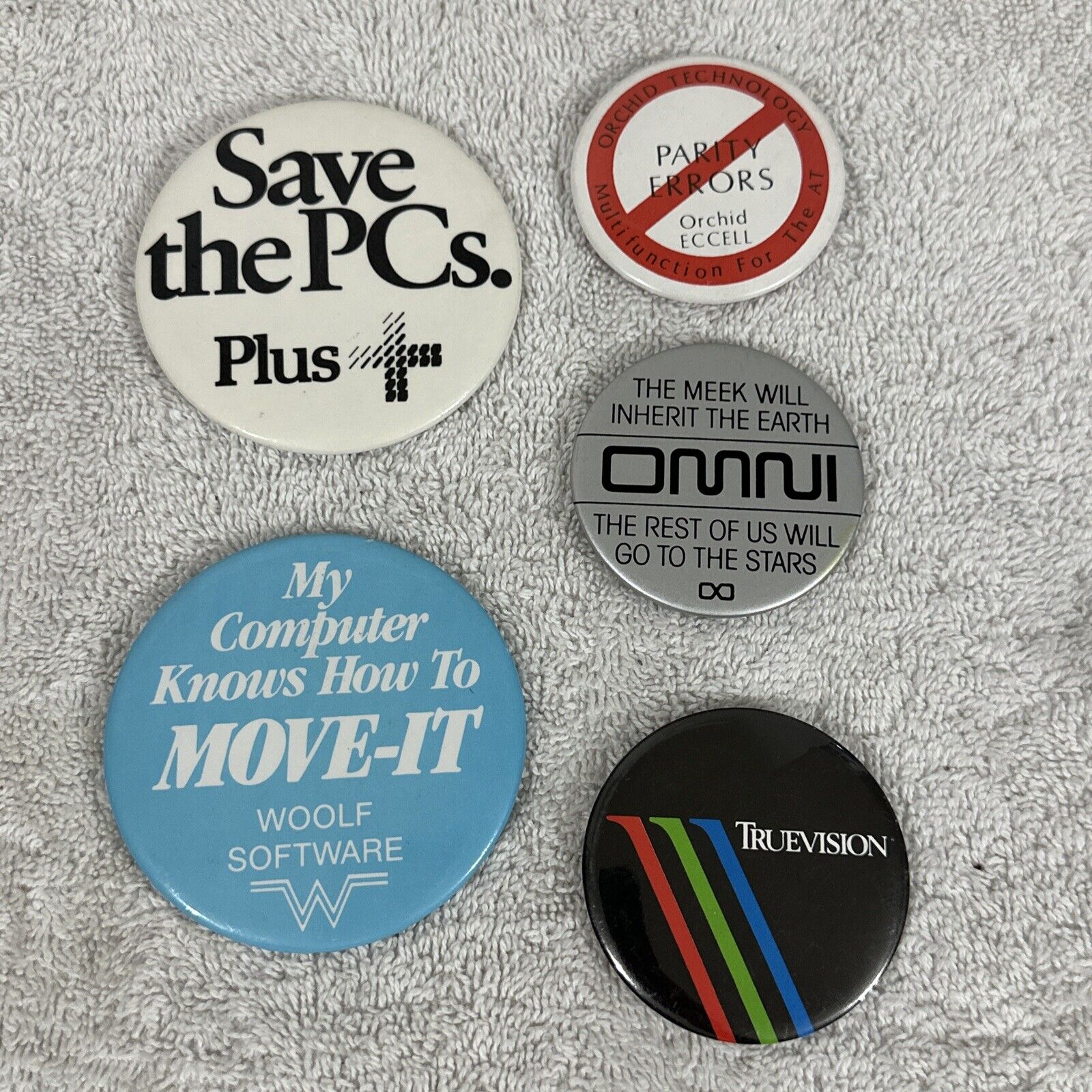 Lot of 5 Vintage Computer/Software Pinback Buttons 1980’s ~ TRUEVISION, OMNI
