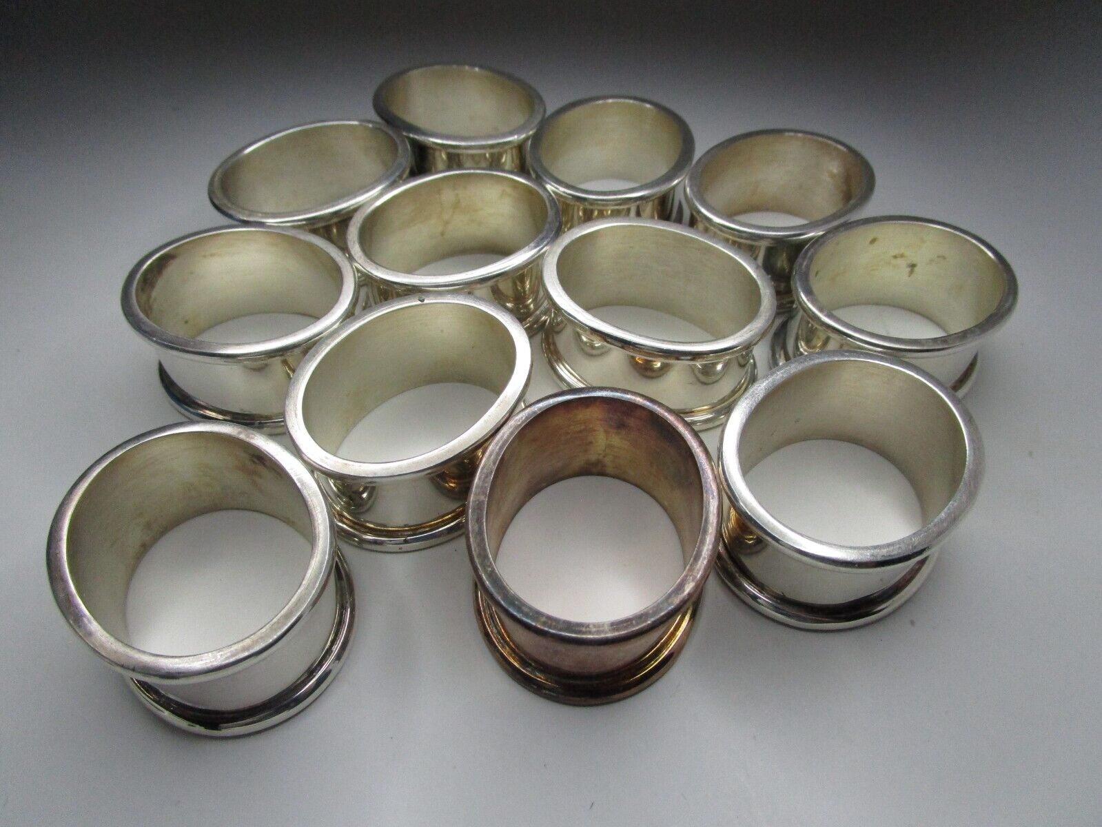 VTG SILVER PLATED OVAL NAPKIN RINGS SET/12 FINE DINING