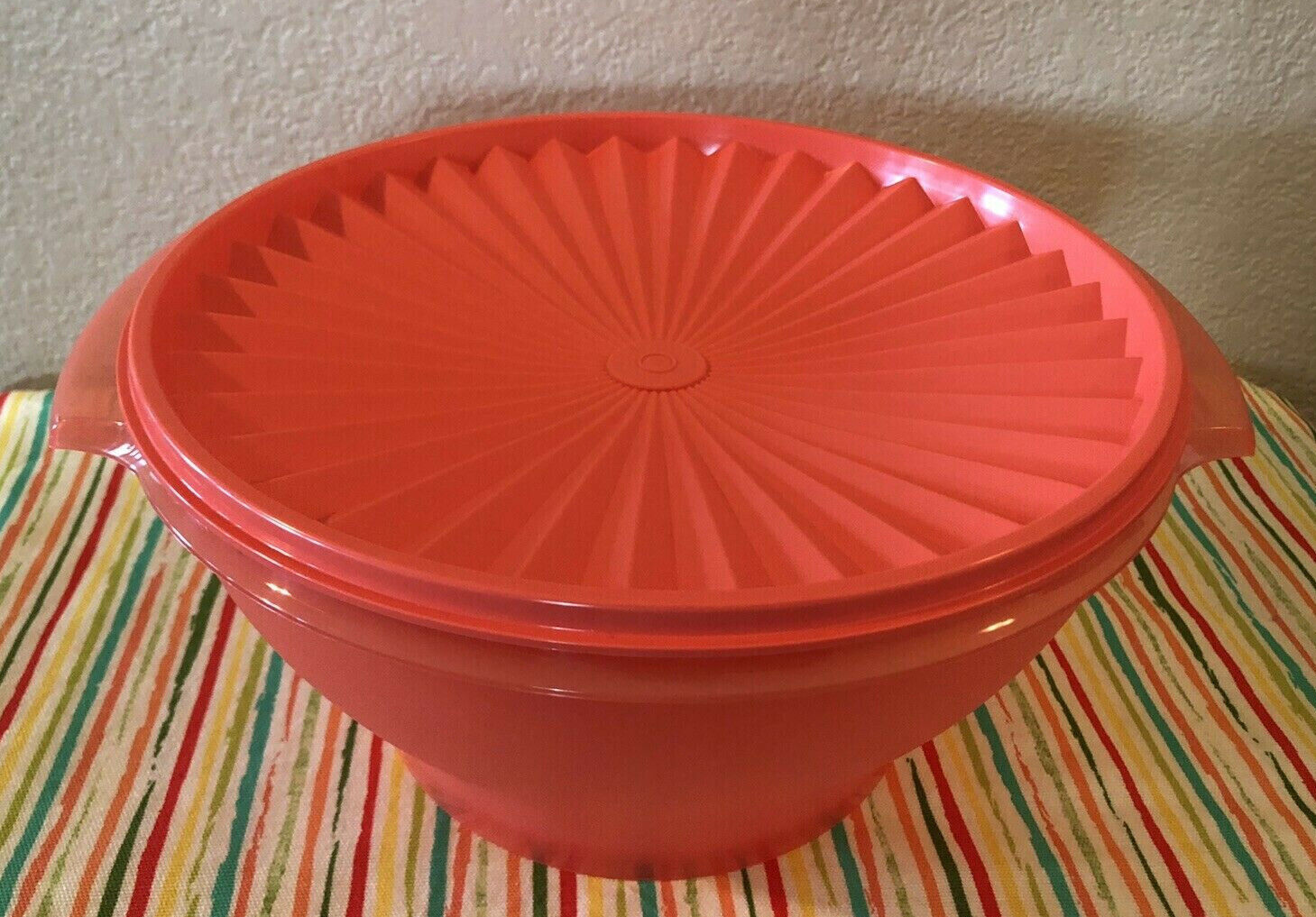 Tupperware Vintage Style Servalier Bowl 17 Cups Mixing Salad Bowl Guava New 