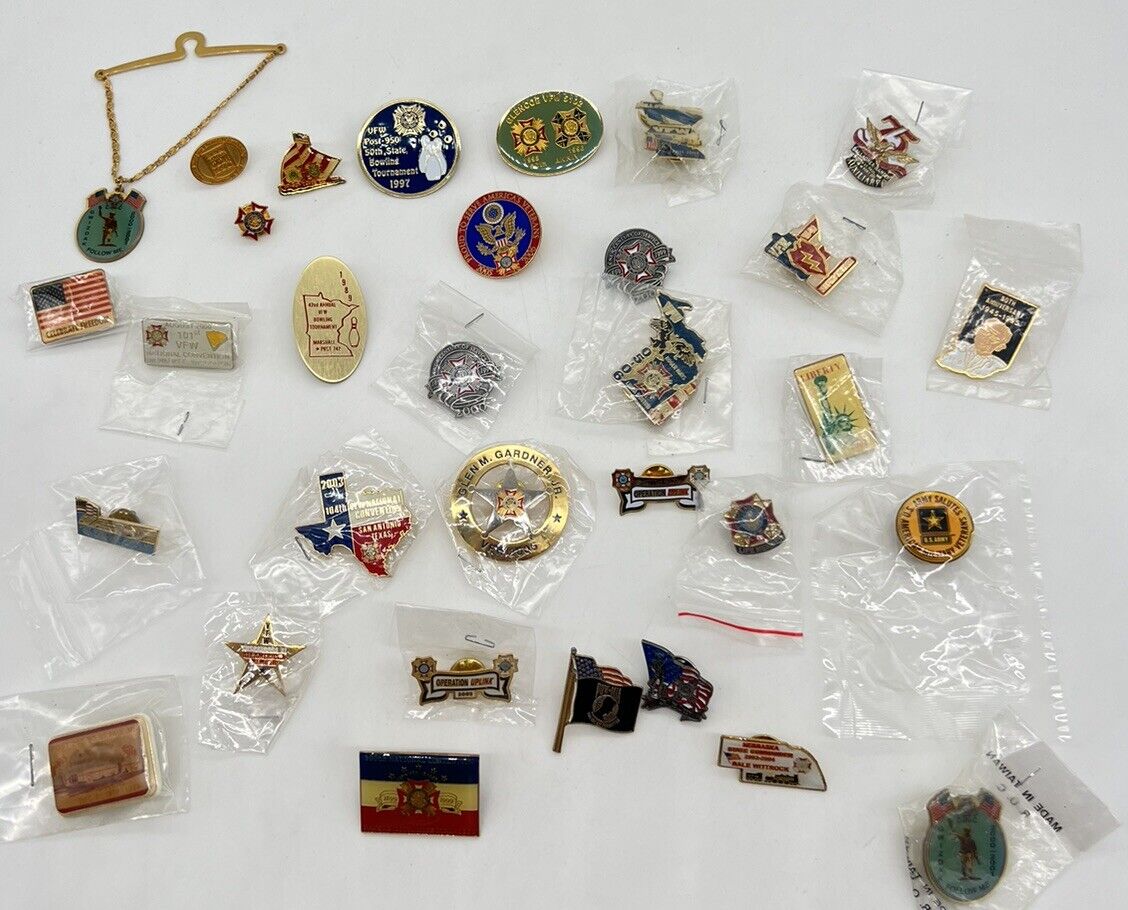 Lot of 32 Vintage Pins Pinbacks VFW Veterans of Foreign Wars Vets POW 🇺🇸