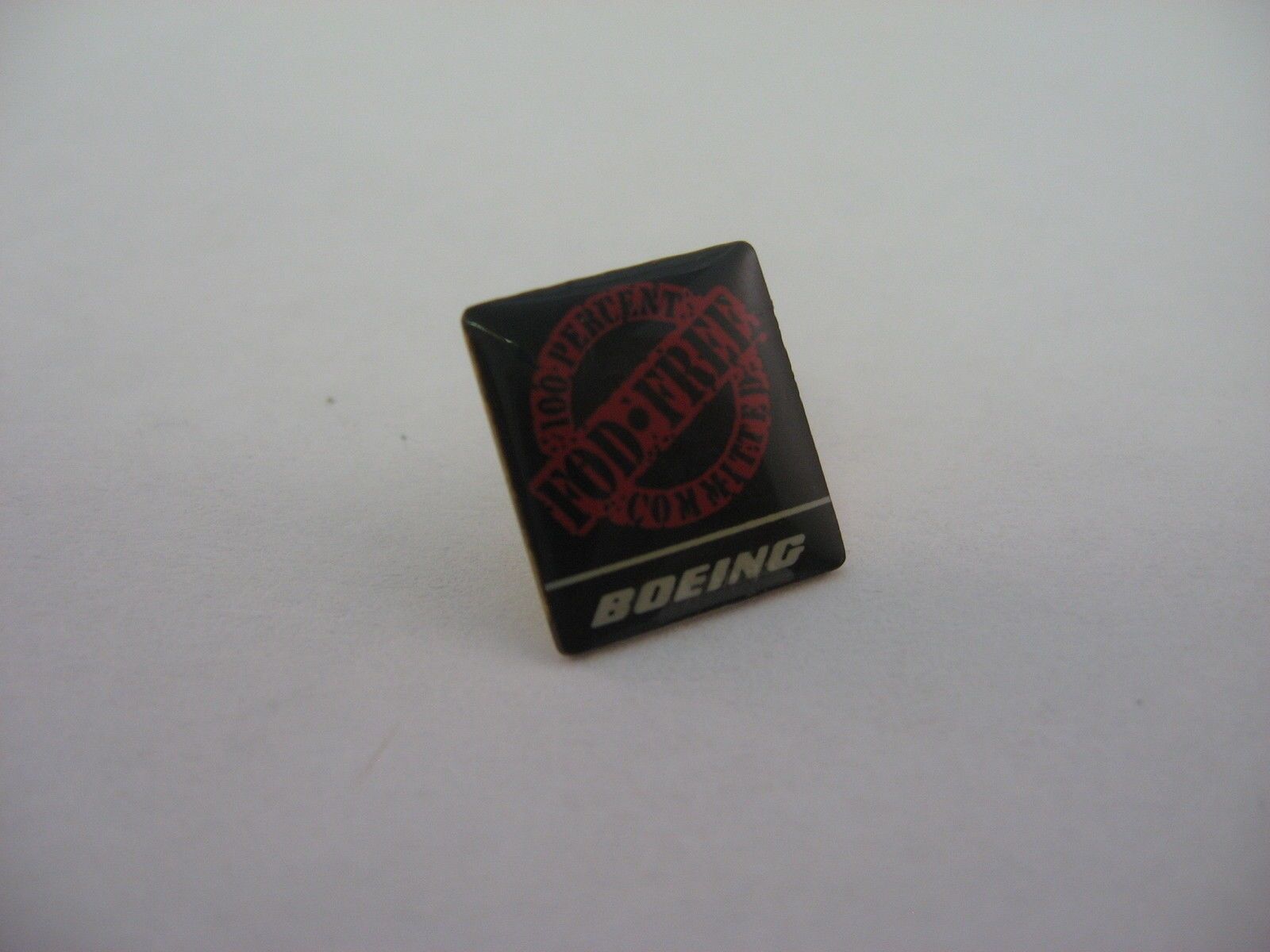 Rare Vintage BOEING 100% Committed FOD FREE Advertising Pin Award