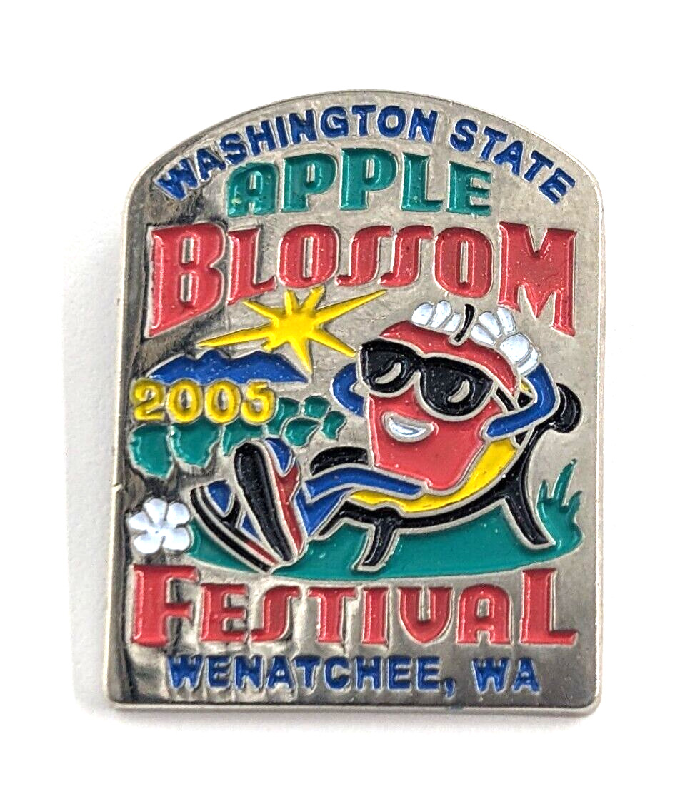 2005 Apple Blossom Festival Wenatchee WA Enamel Pin Washingtone State Souvenir