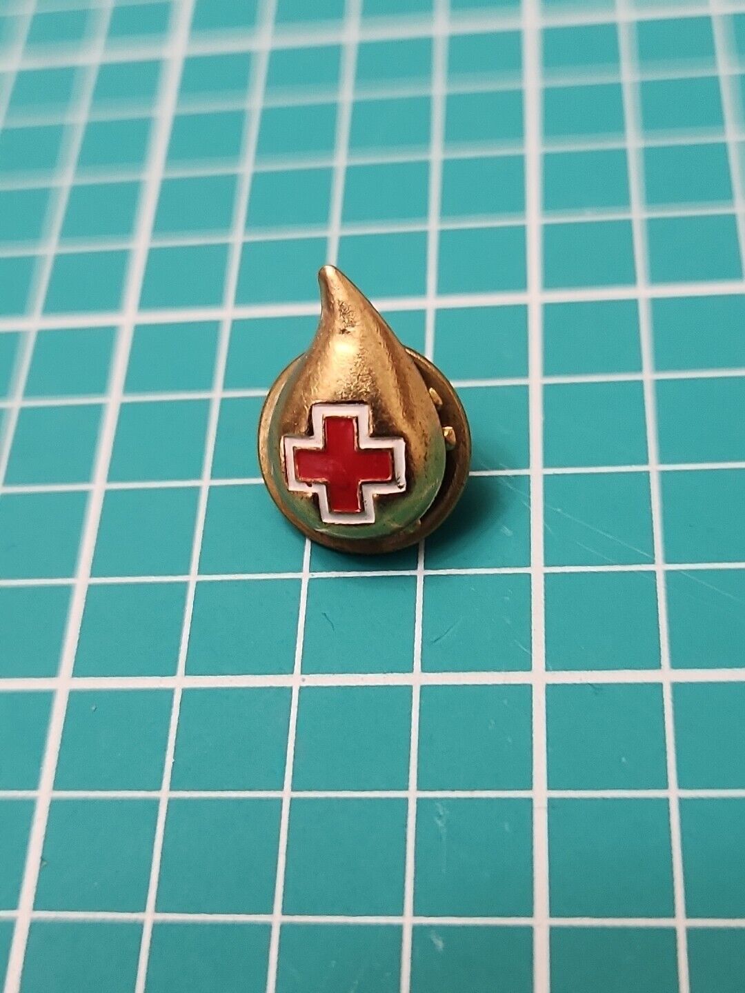 Vintage Red Cross Blood Drop Gold Tone Lapel Pin Hat Lanyard Pin 