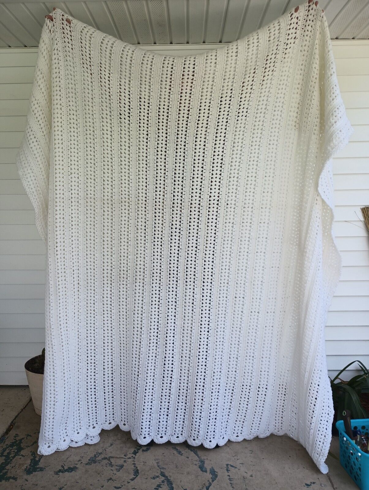 Vtg Granny  Afghan/Blanket 100x100,Knit/Crochet Cottage Core, Scalloped Edge 