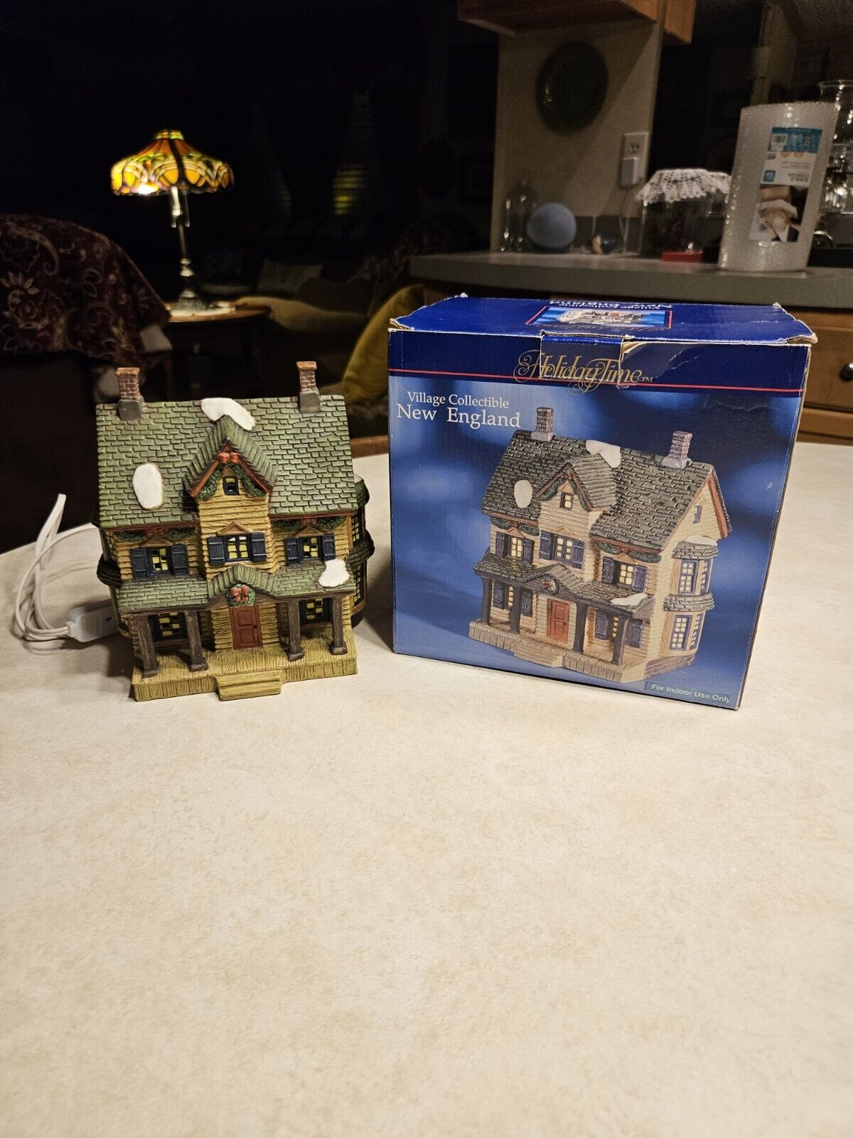 Holiday Time Village Collectible New England Lighted House Christmas Decor