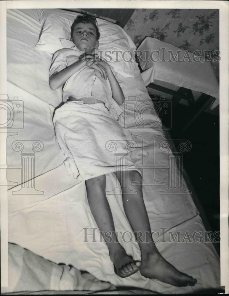 1946 Media Photo Infantile paralysis victim Phillip Bowers for prayer cure