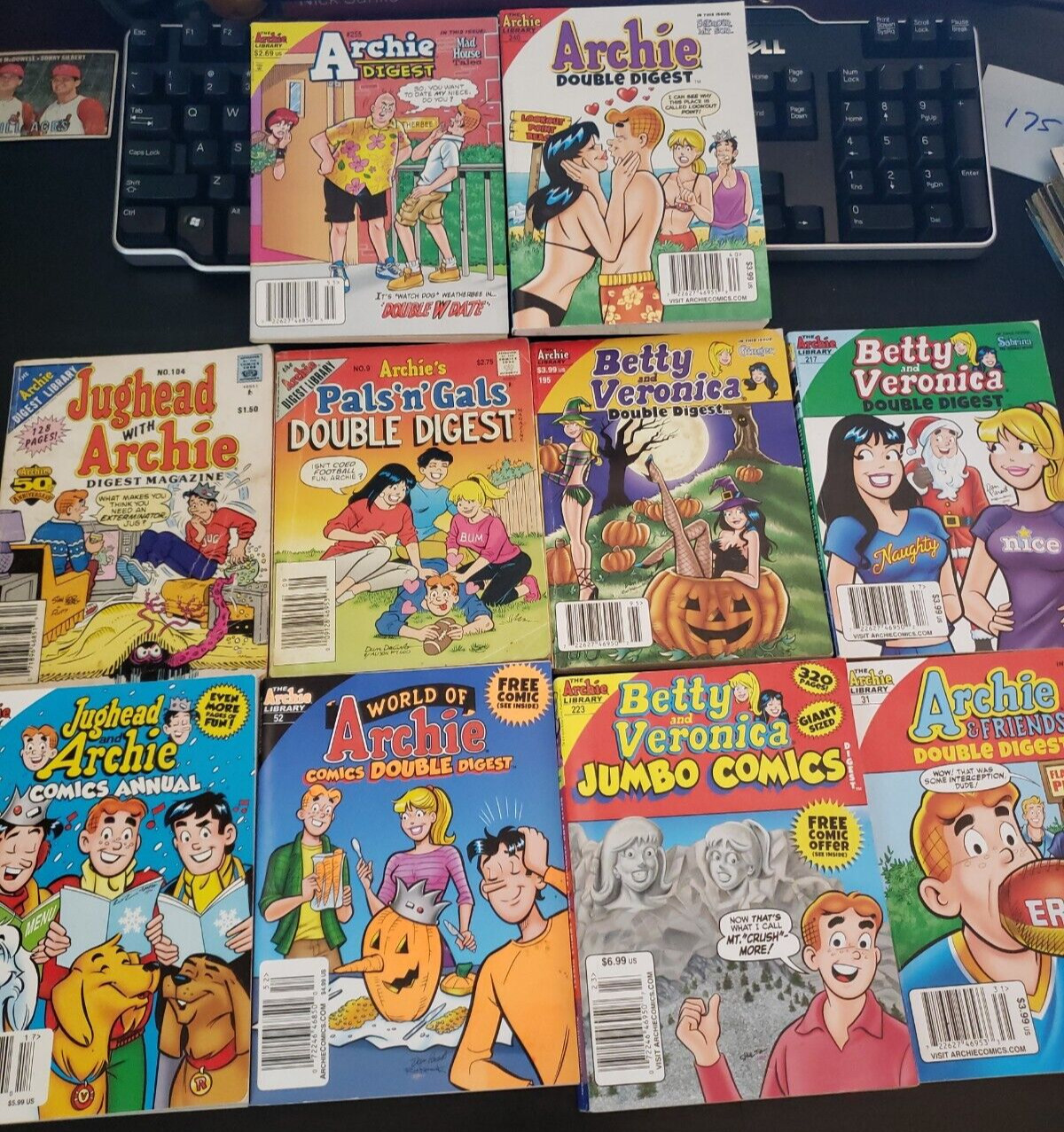 Lot of 10 Archie Comics Random Archie/Betty and Veronica/Jughead/Digest Double