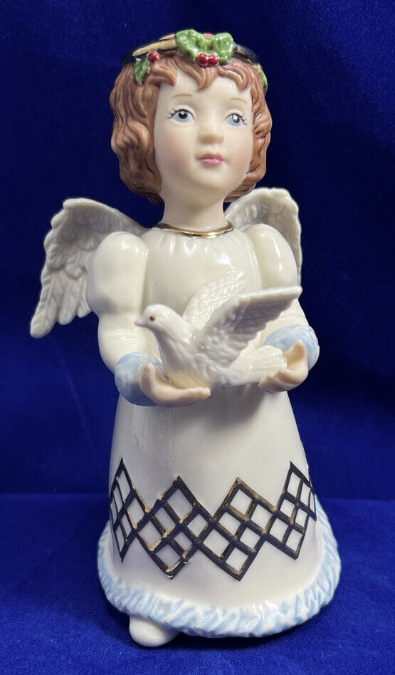 Lenox Angel Of Peaceful Dreams Holding A Dove Christmas Figurine. *Pre-Owned*