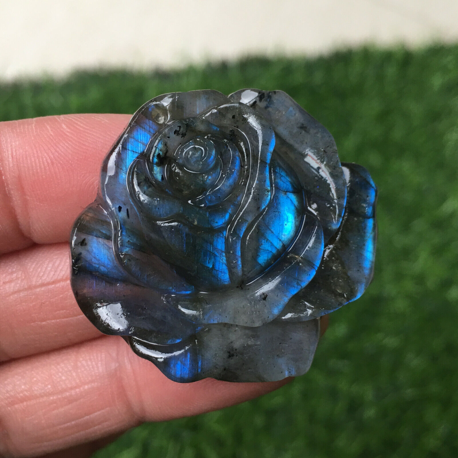 A++ 1pc Natural Labradorite Hand Carved The roses Quartz Crystal Healing