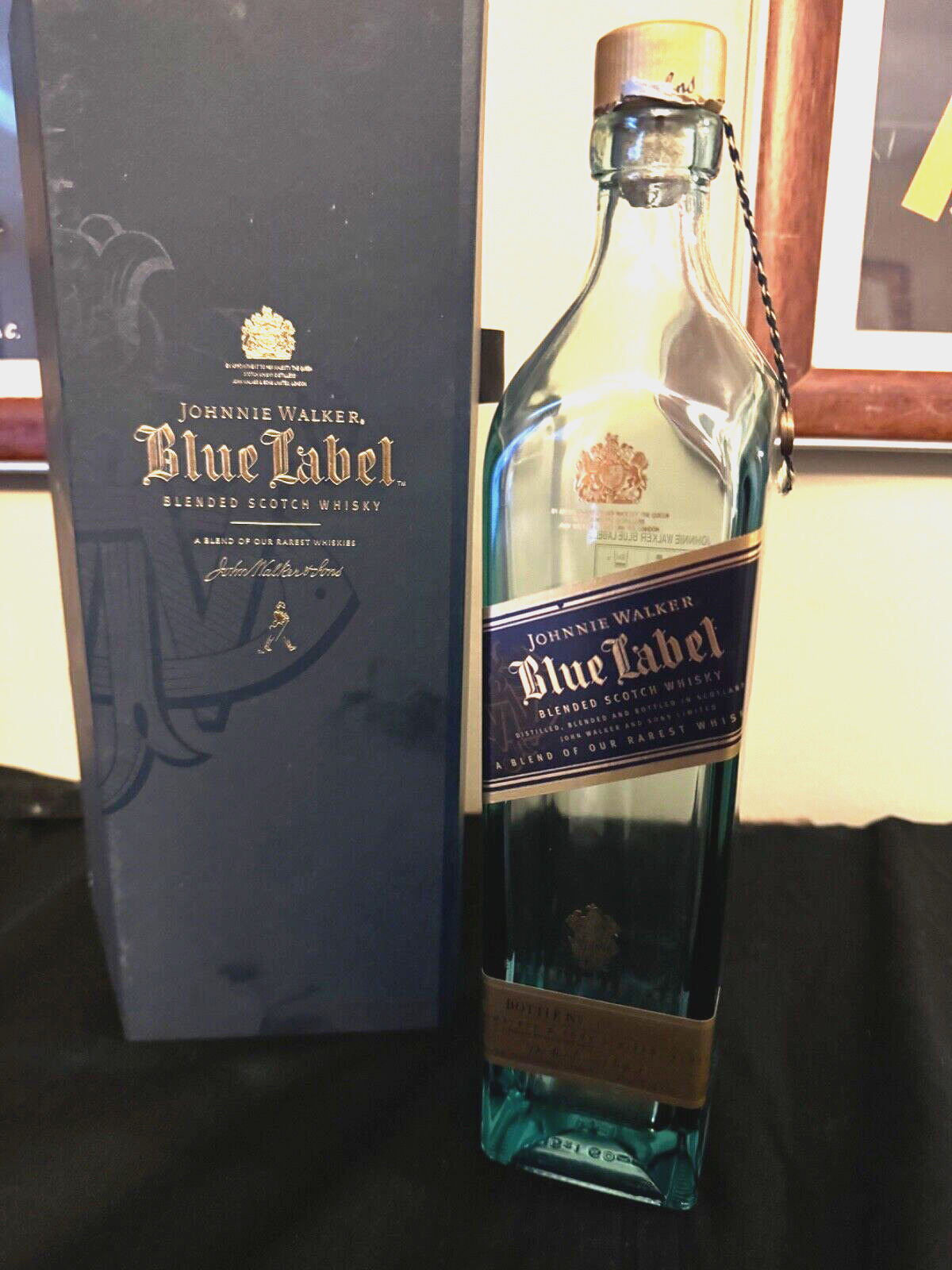 Johnnie Walker Blue Label Scotch Whiskey 750ml Bottle Box tassle 