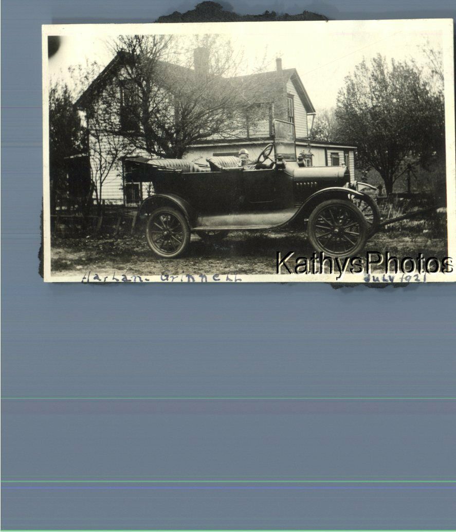 FOUND B&W PHOTO K_8335 HOUSE AND GREAT CAR IN GRINNELL MONTANA