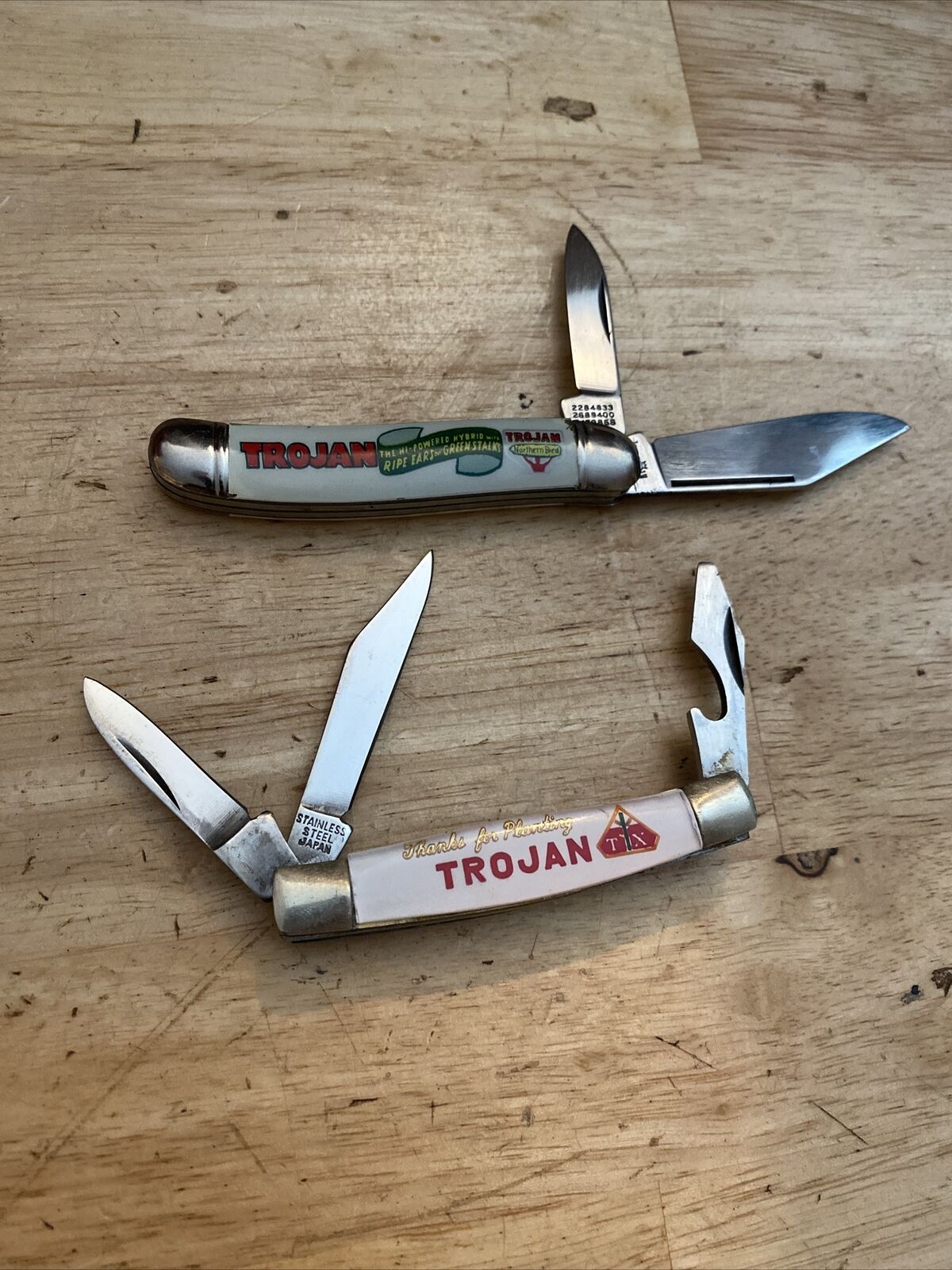 Vintage Pair Trojan Pocket Knife Jackknife Seed Dealer Award Farm Collector x2