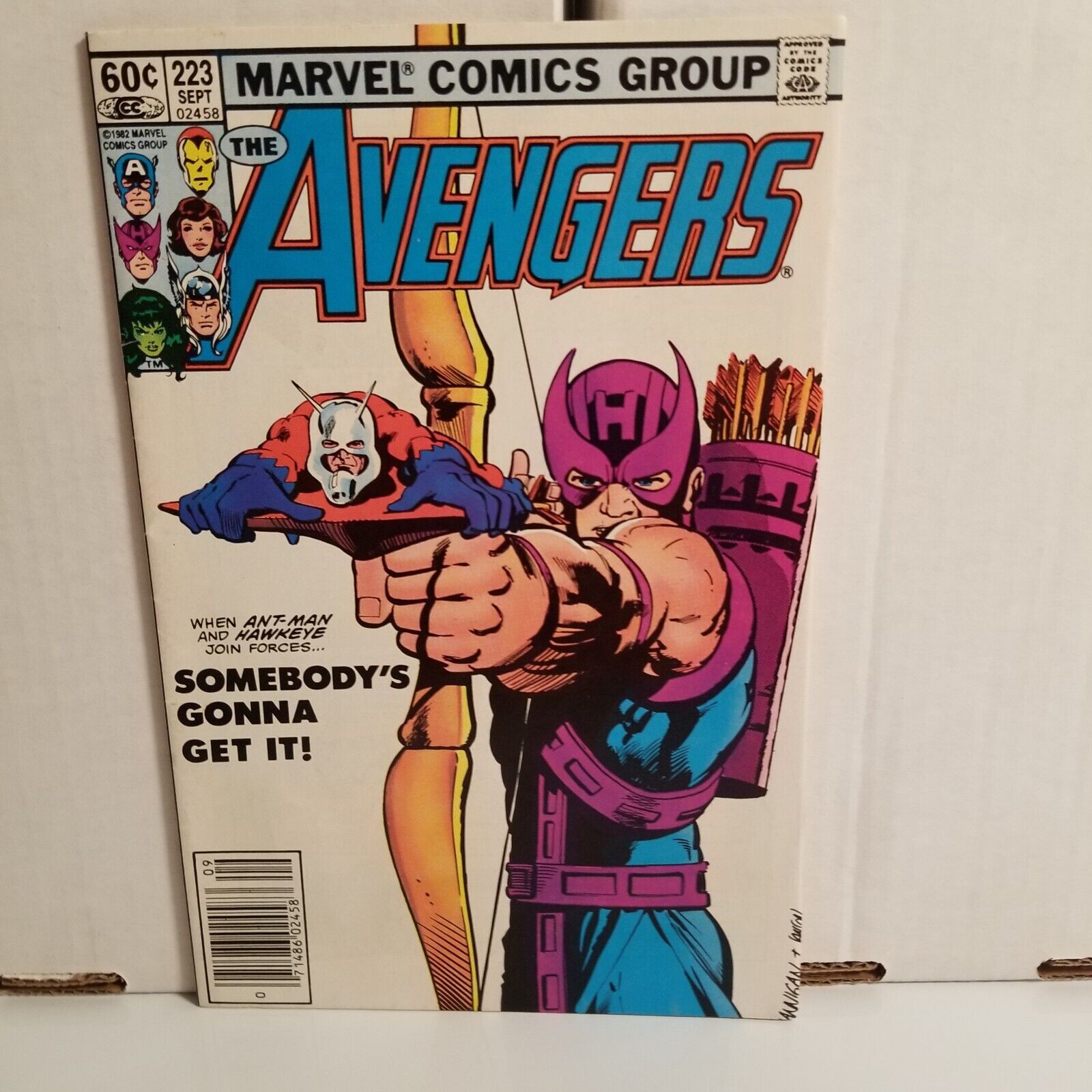 The Avengers #223 Iconic Ant-Man/Hawkeye Cover (1983 Marvel Comics) Newsstand