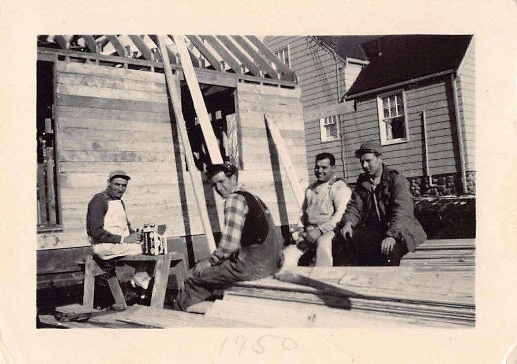 Old Photo Snapshot Men Construction Carpenters Builders 1950s   #13 Z19