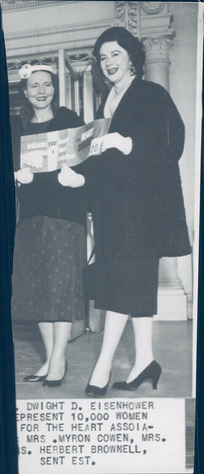 1955 Mrs Estes Kefauner Brownells Folder Beautiful Women Vintage Press Photo