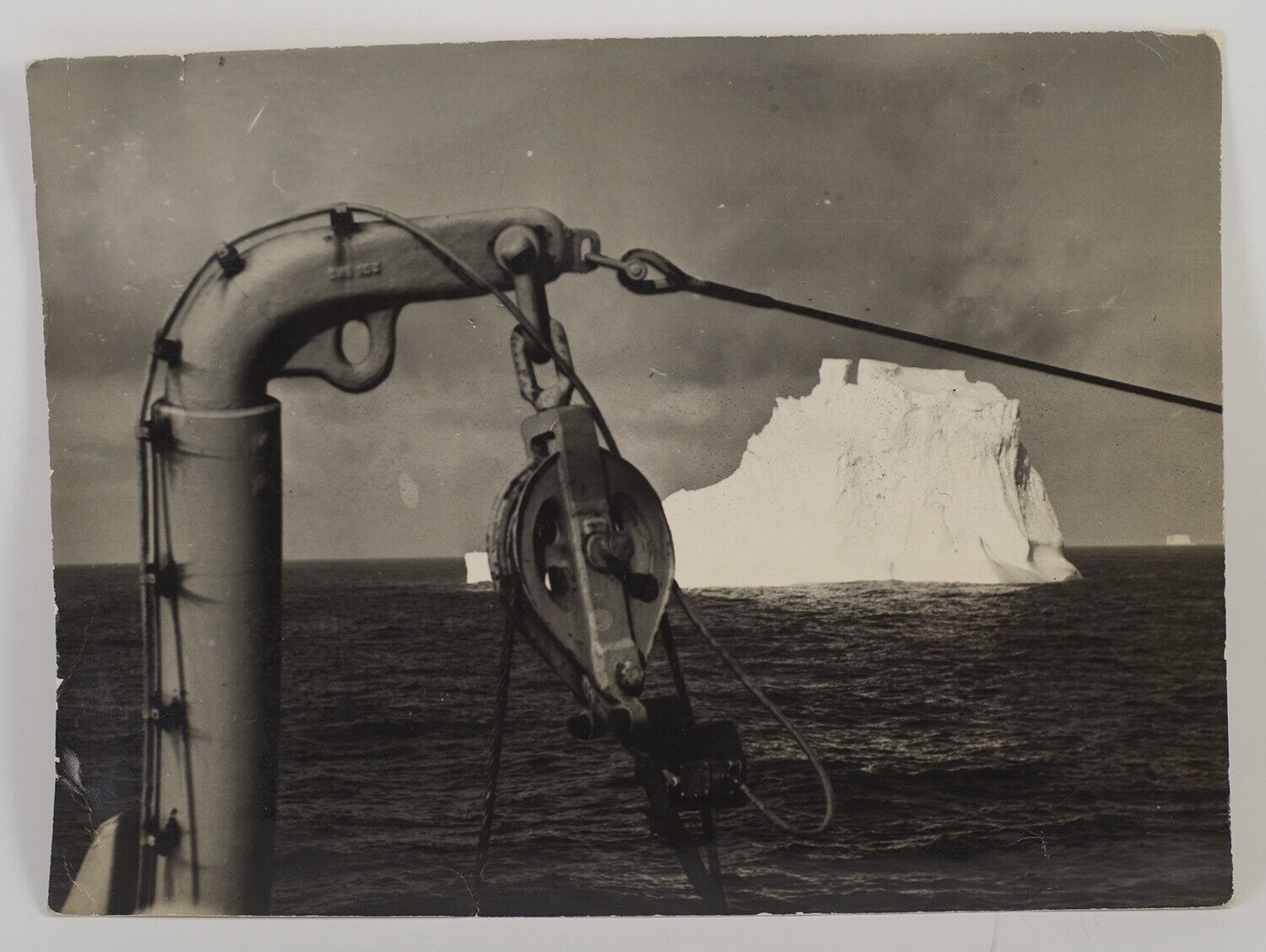 ORIGINAL PHOTO PICTURE whaling whale flotilla  SLAVA USSR Iceberg in Antarctica