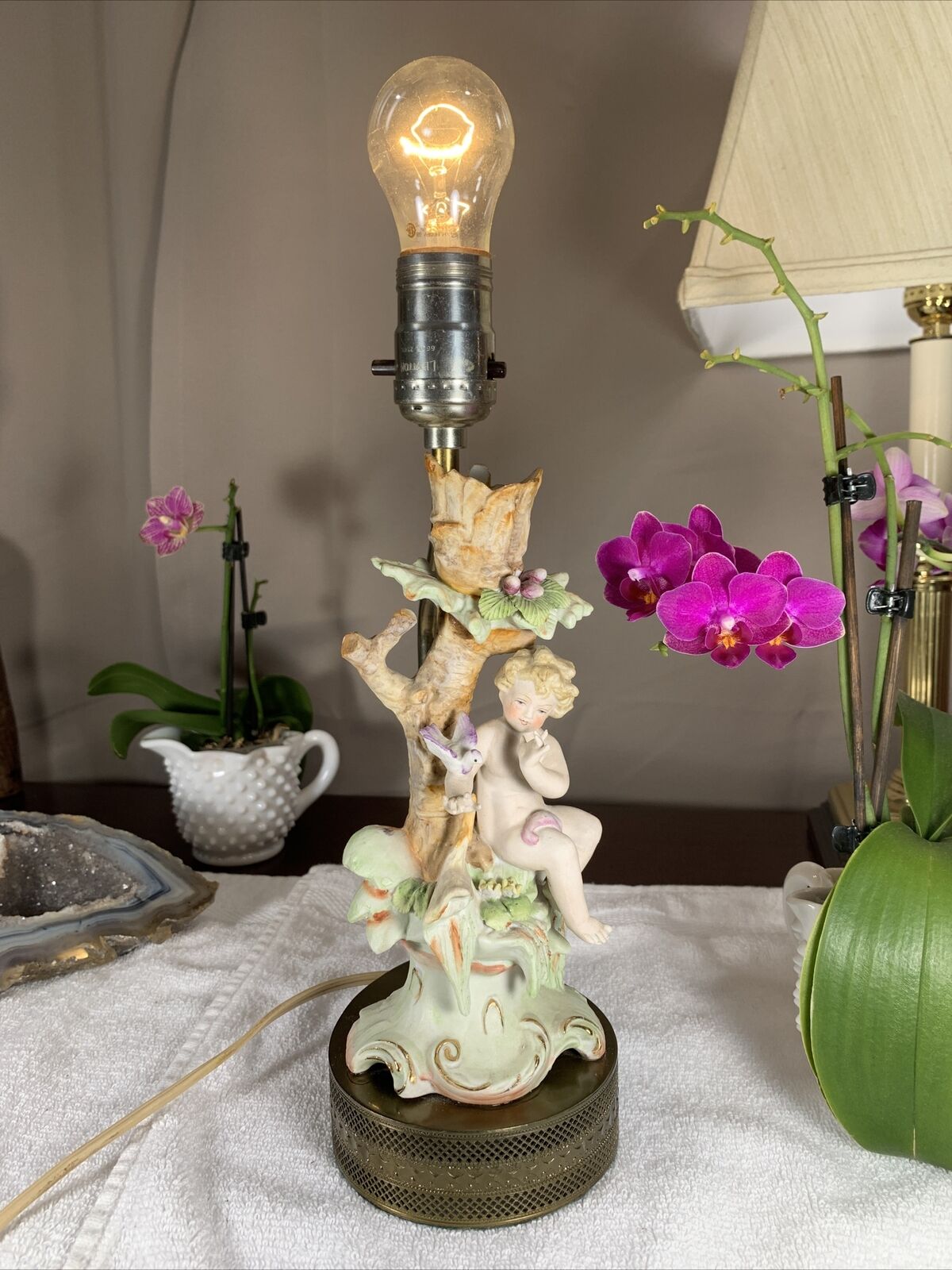 GORGEOUS Vintage Cherub Bird Table Lamp RARE Excellent shape Victorian WORKS