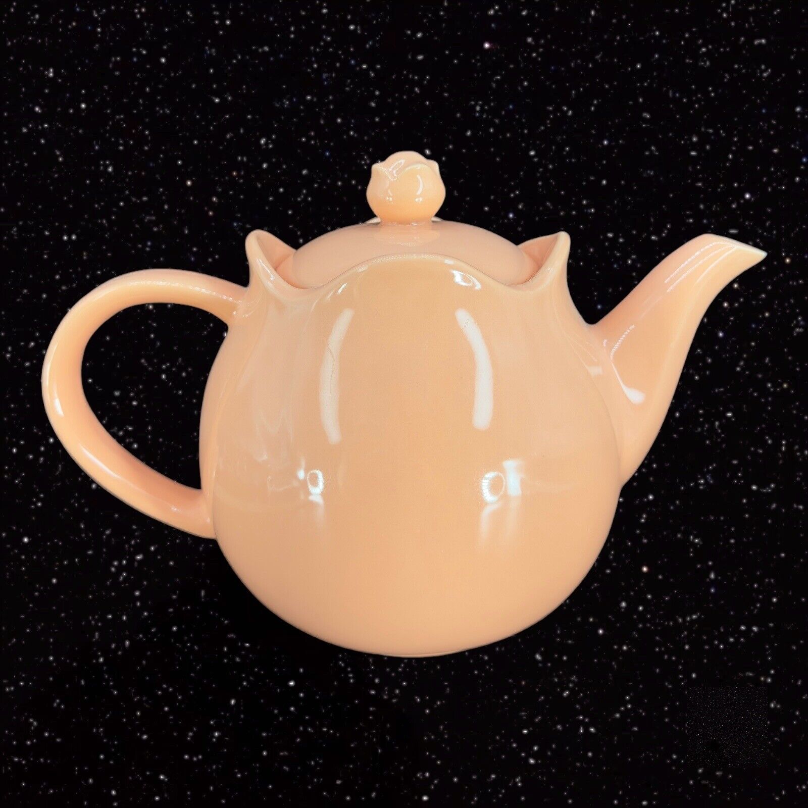 Debi Lilly Ceramic Light Peach Color Teapot W Flower Shaped Top Lid 9.5”W 6”T