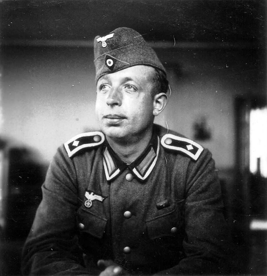 WWII B&W Photo German Soldier Portrait  WW2 World War Two Wehrmacht / 2042