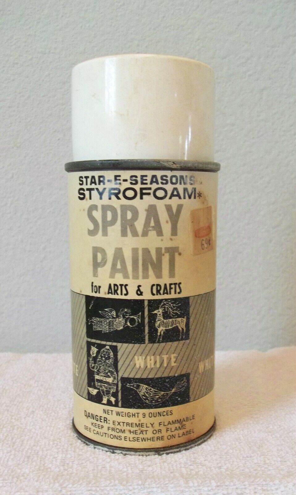 Vintage 1960’s White Spray Paint Can w/ Winn\'s Price Sticker Star Chemical Co.