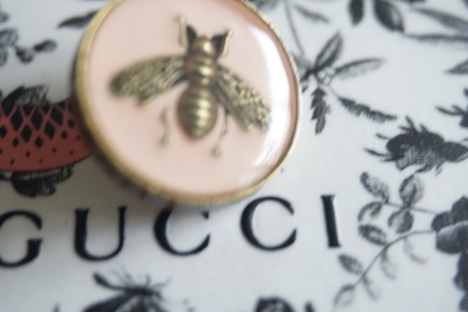 1   GUCCI Button   Bees 17 mm 0,6 inch 1 pcs light pink