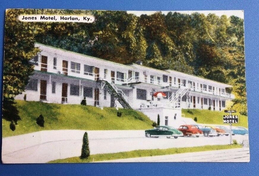 Vintage Postcard Harlan Kentucky Jones Motel View Old Cars in Parking Lot 1940's