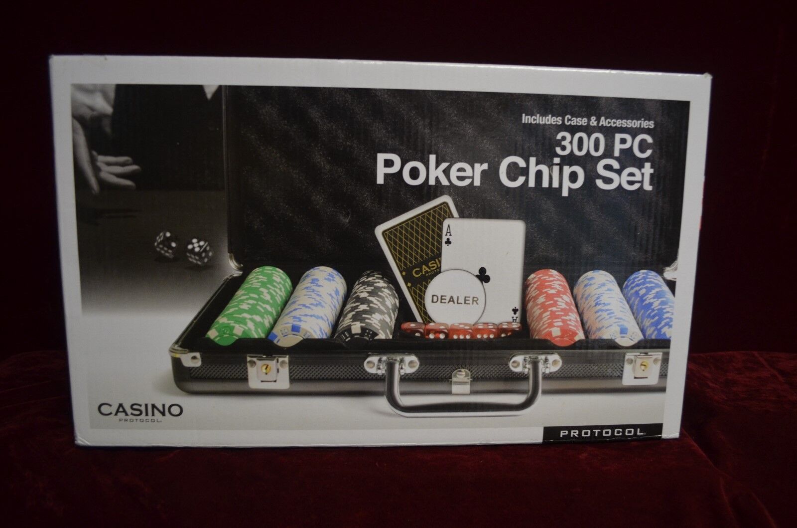 Casino protocol 300 piece poker chip set (new) 3\