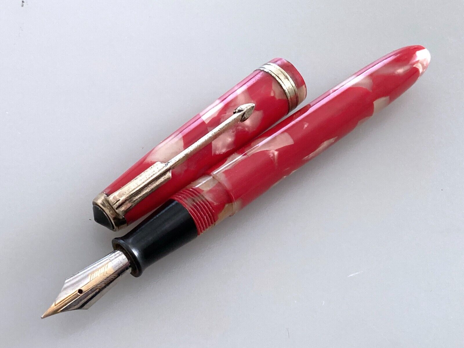 Japanese  vintage  fountain pen with new sack from Japan