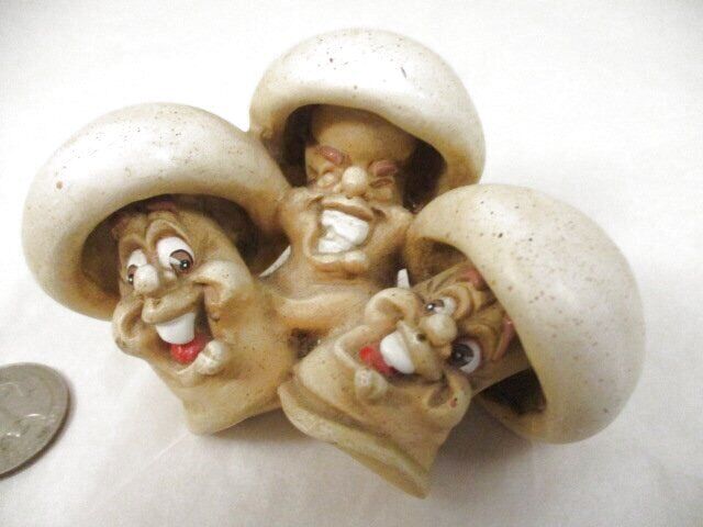 2001 Gigglin Groceries Anthropomorphic Magic Mushrooms Shrooms Figurine Happy Sm