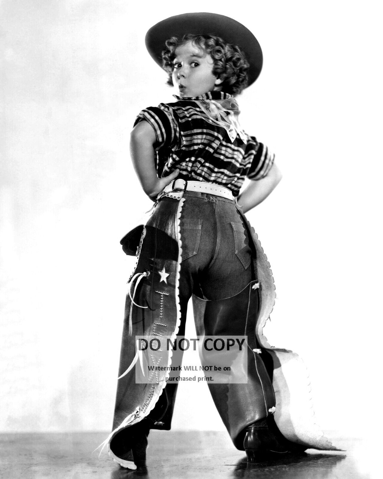 SHIRLEY TEMPLE LEGENDARY ACTRESS - 8X10 PUBLICITY PHOTO (EE-212)